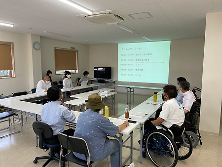 地域共生分野の学生が静岡障害者自立生活センターで成果報告